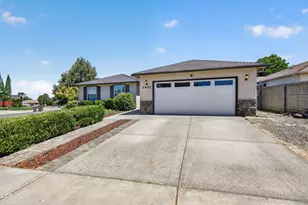 1401 Andrew Dr, Medford, OR 97501 - Photo 3
