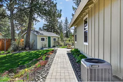 19563 Apache Road, Bend, OR 97702 - Photo 33