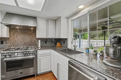 6575 Old Stage Road, Central Point, OR 97502 - Photo 11