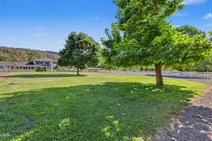 6575 Old Stage Rd, Central Point, OR 97502 - Photo 49