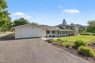 6575 Old Stage Rd, Central Point, OR 97502 - Photo 3