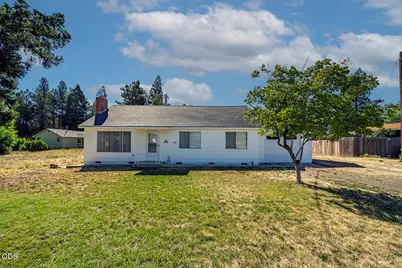 225 Cheryl Lane, Phoenix, OR 97535 - Photo 3