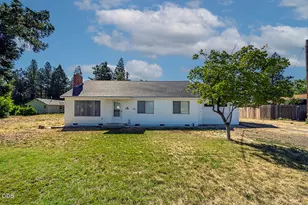 225 Cheryl Ln, Phoenix, OR 97535 - Photo 3