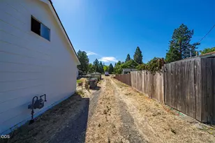 225 Cheryl Ln, Phoenix, OR 97535 - Photo 33