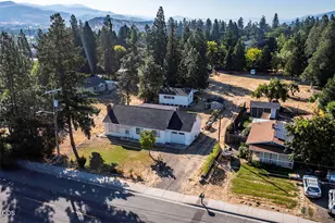 225 Cheryl Ln, Phoenix, OR 97535 - Photo 1