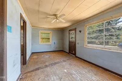 237 SW 9th Street, Redmond, OR 97756 - Photo 13