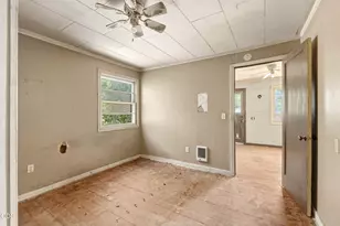 237 SW 9th St, Redmond, OR 97756 - Photo 17