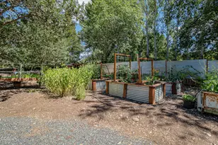 1800 Lampman Rd, Gold Hill, OR 97525 - Photo 31