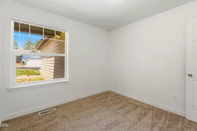 1950 SW 36th Street, Redmond, OR 97756 - Photo 23