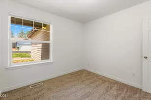 1950 SW 36th St, Redmond, OR 97756 - Photo 23