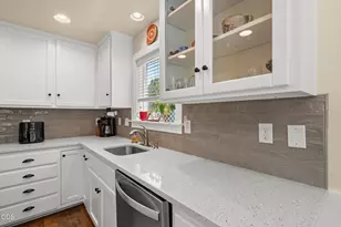 2277 Siskiyou Blvd, Ashland, OR 97520 - Photo 11