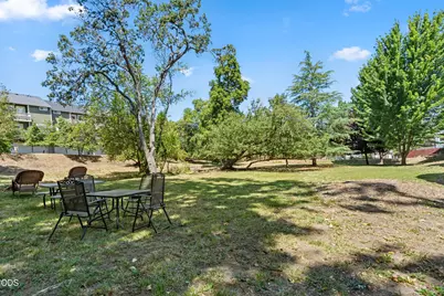2277 Siskiyou Boulevard, Ashland, OR 97520 - Photo 25