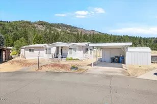 315 W Evans Creek Rd, Rogue River, OR 97537 - Photo 1