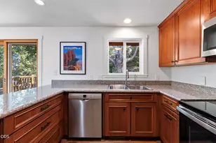 304 Clinton St, Ashland, OR 97520 - Photo 17