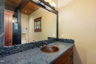 65862 Bearing Dr, Bend, OR 97701 - Photo 43
