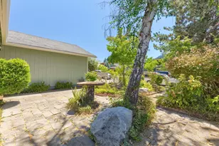 107 Walnut Dr, Rogue River, OR 97537 - Photo 3