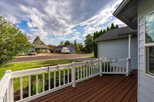 21326 Starling Dr, Bend, OR 97701 - Photo 37