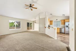 21326 Starling Dr, Bend, OR 97701 - Photo 13
