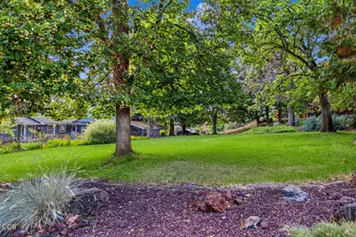 6727 Kimberly Court, Klamath Falls, OR 97603 - Photo 3