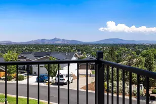 3525 SW Hillcrest Ct, Redmond, OR 97756 - Photo 9