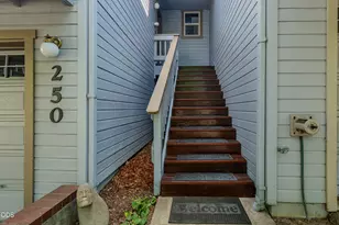 250 Sheridan St, Ashland, OR 97520 - Photo 3