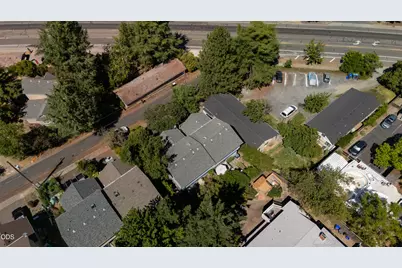 250 Sheridan Street, Ashland, OR 97520 - Photo 35
