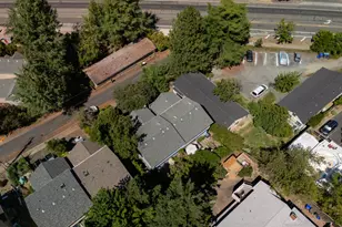 250 Sheridan St, Ashland, OR 97520 - Photo 35