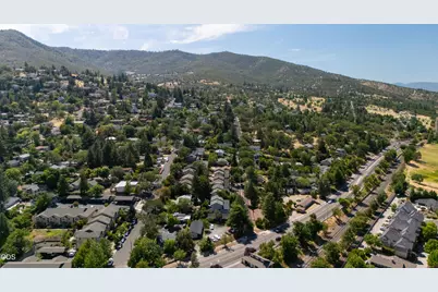 250 Sheridan Street, Ashland, OR 97520 - Photo 39