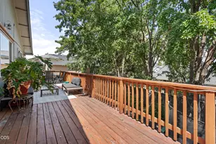 472 Phyllis Dr, Eagle Point, OR 97524 - Photo 29