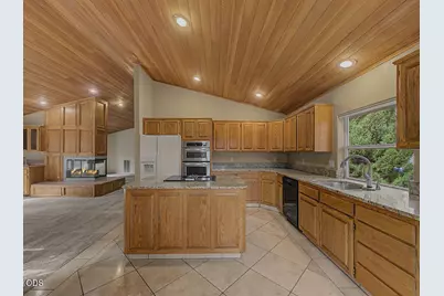 248 Mountain View Boulevard, Klamath Falls, OR 97601 - Photo 9