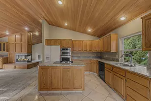 248 Mountain View Blvd, Klamath Falls, OR 97601 - Photo 9