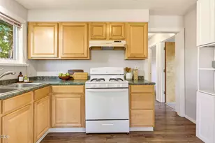 1040 E Main St, Ashland, OR 97520 - Photo 11