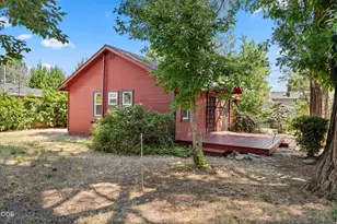 105 Maple St, Phoenix, OR 97535 - Photo 25