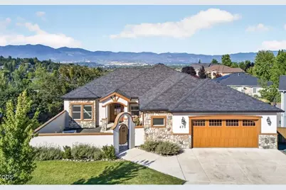670 Forest Ridge Drive, Medford, OR 97504 - Photo 1