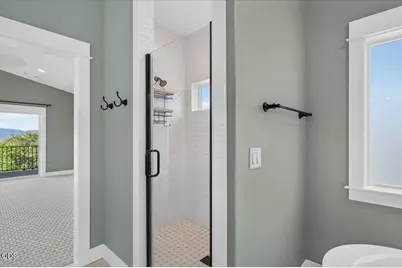 670 Forest Ridge Drive, Medford, OR 97504 - Photo 45