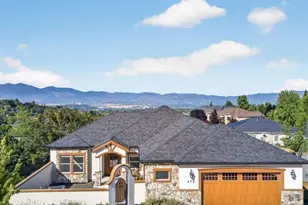 670 Forest Ridge Dr, Medford, OR 97504 - Photo 89