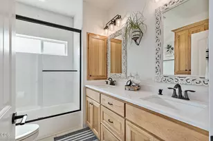 670 Forest Ridge Dr, Medford, OR 97504 - Photo 51