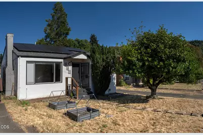 631 W Union Street, Roseburg, OR 97471 - Photo 1