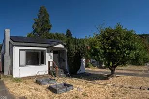 631 W Union St, Roseburg, OR 97471 - Photo 1