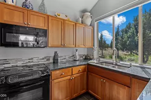 10707 Village Loop, Redmond, OR 97756 - Photo 9