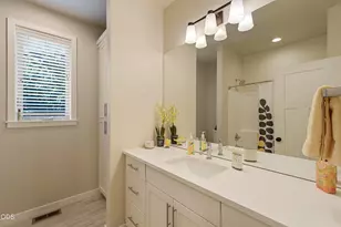 63137 Iner Loop, Bend, OR 97701 - Photo 27