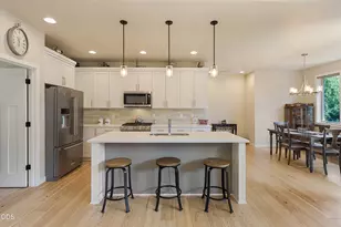 63137 Iner Loop, Bend, OR 97701 - Photo 13