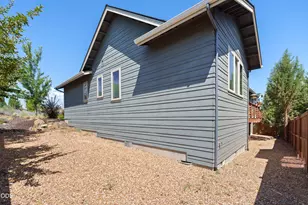 63137 Iner Loop, Bend, OR 97701 - Photo 5
