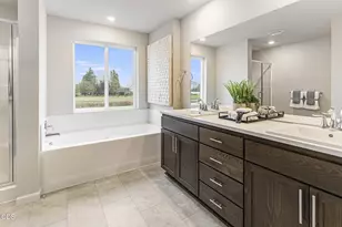 63102 NE Henningsen Pl, Bend, OR 97701 - Photo 15