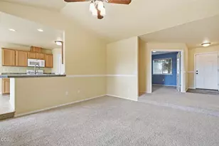 592 NE Redwood Ave, Redmond, OR 97756 - Photo 5
