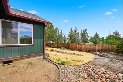 592 NE Redwood Avenue, Redmond, OR 97756 - Photo 23