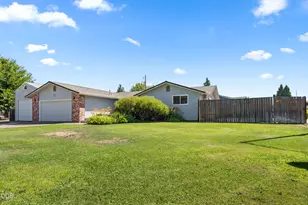 7680 Gladstone Ave, White City, OR 97503 - Photo 3