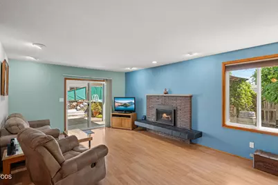 7680 Gladstone Avenue, White City, OR 97503 - Photo 5