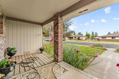 5545 Sylvia Avenue, Klamath Falls, OR 97603 - Photo 3