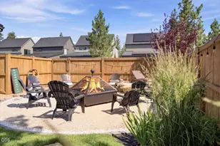 916 W McKenzie Hwy, Sisters, OR 97759 - Photo 45
